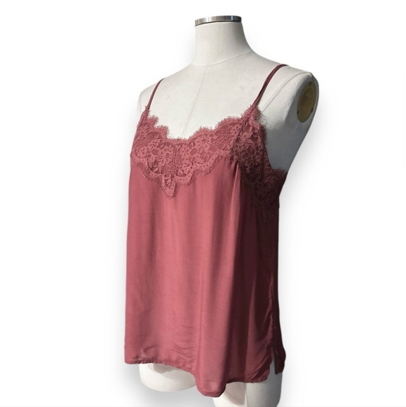Abercrombie & Fitch Tops - ABERCROMBIE & FITCH Floyd Lace Trimmed Camisole